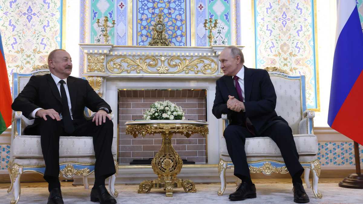 Immagine di Putin ammette di aver abbattuto l'aereo azero precipitato nel 2024. Tutti i precedenti