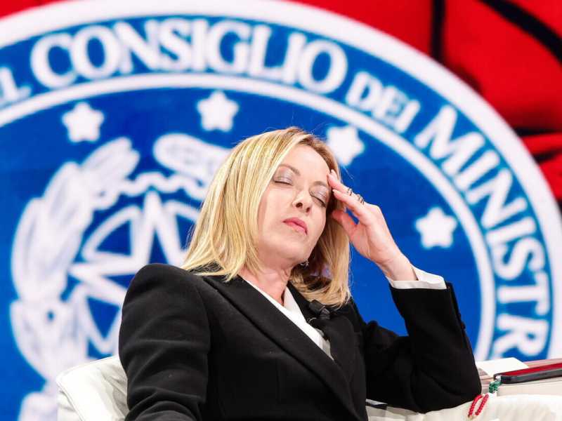 Meloni: "La nostra sinistra è peggio di Hamas". Il nemico ora è Francesca Albanese. Vannacci "diserta"