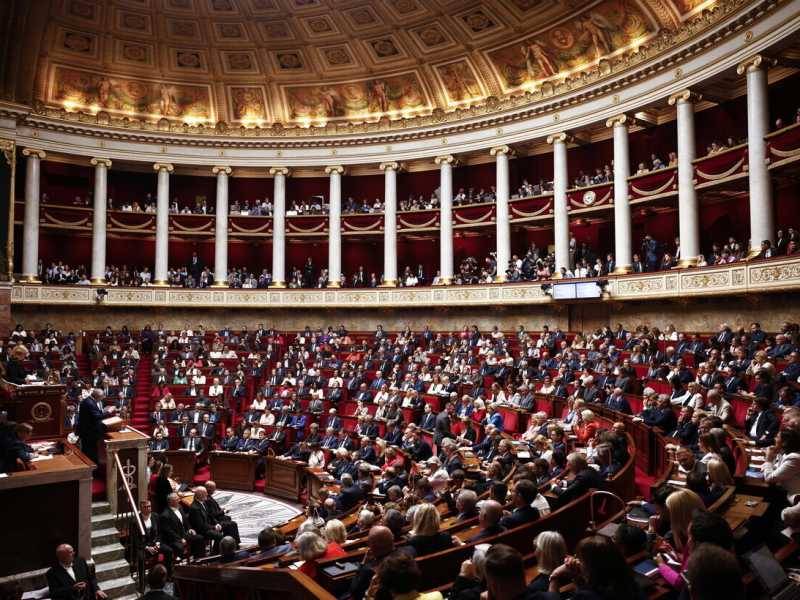 Macronismo in crisi, ma anche il gollismo non si sente tanto bene