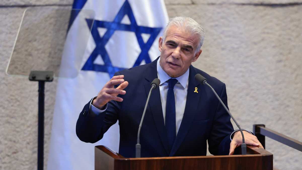 Immagine di Lapid ai pro Pal: “Io, leader dell’opposizione, vi dico: su Gaza avete sbagliato”