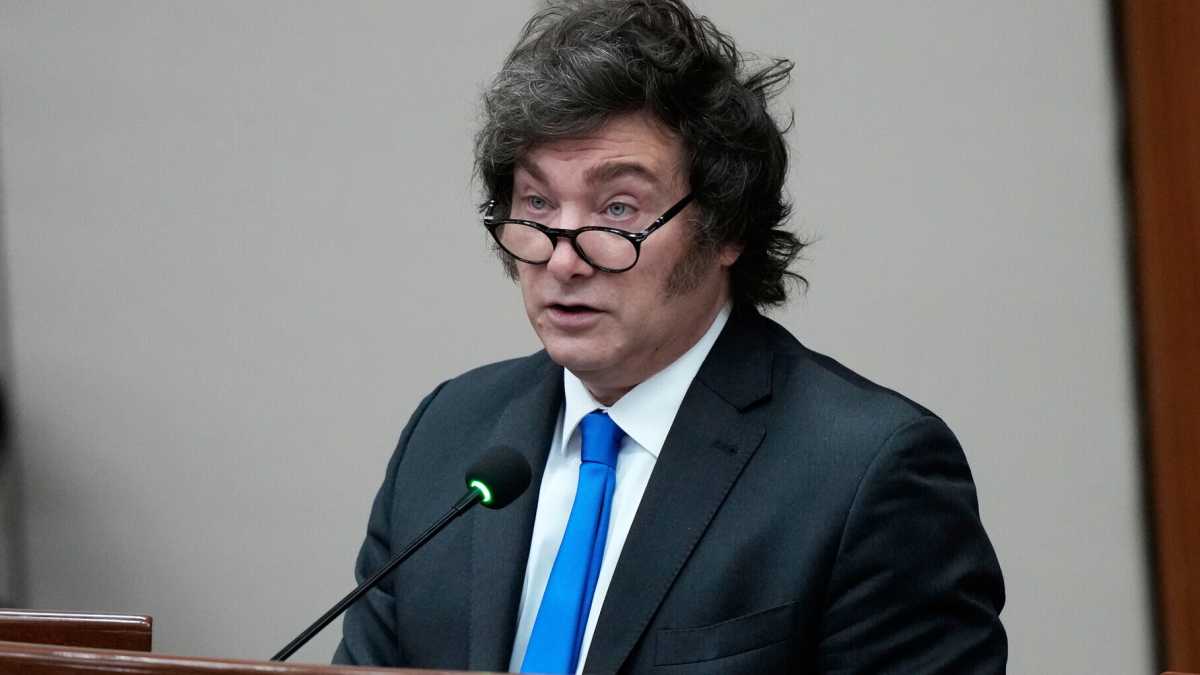 Immagine di Milei e il soccorso Usa: un ponte verso le riforme o l’instabilità?