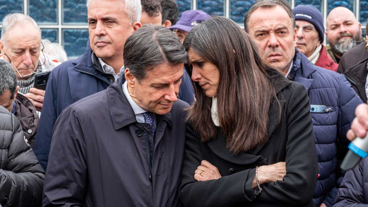 Immagine di Appendino contro Conte. Le primarie sul Fatto