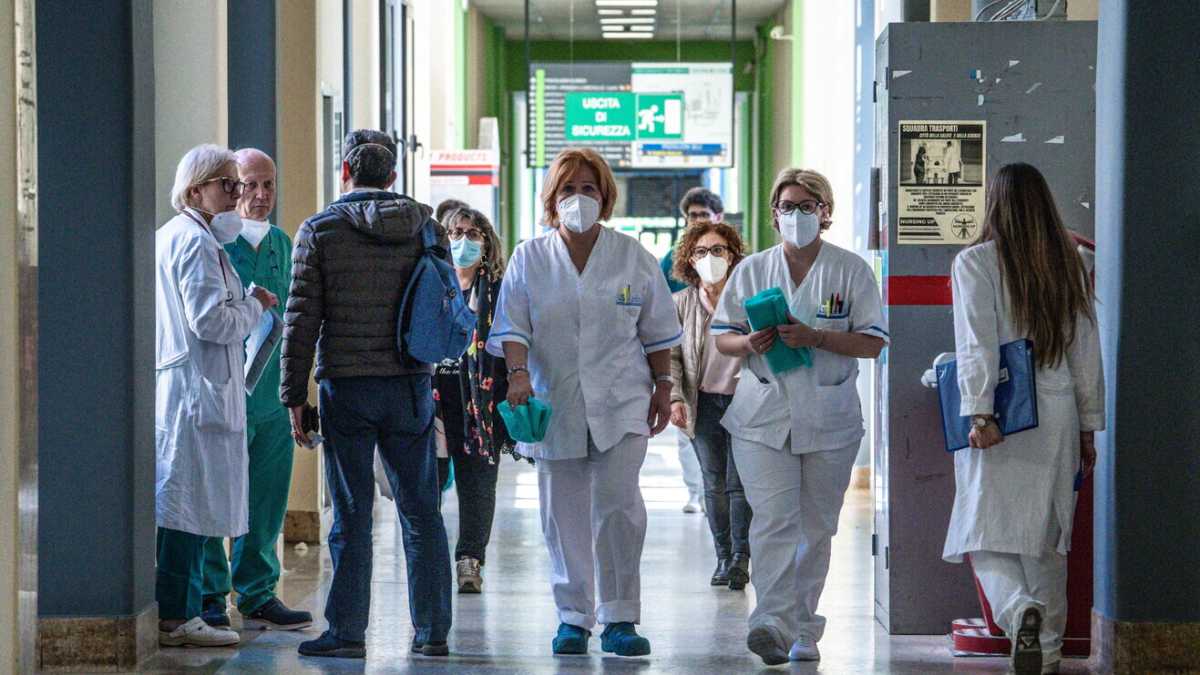 Immagine di Durante un'epidemia, chi non rispetta le disposizioni di salute pubblica danneggia tutti: uno studio