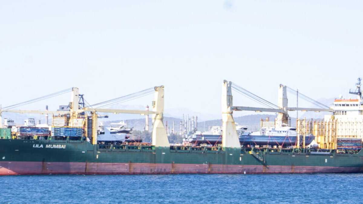 Immagine di This is how the Emirates give Haftar the patrol boats used to push back migrants