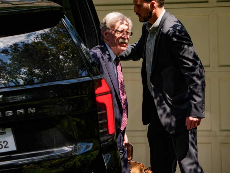 Le accuse contro John Bolton nel sistema giudiziario trumpiano
