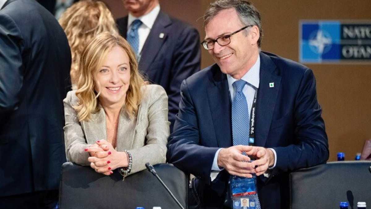 Immagine di Il Saggio di Meloni. Ecco chi è il consigliere diplomatico dalla cui scrivania passano tutti i dossier