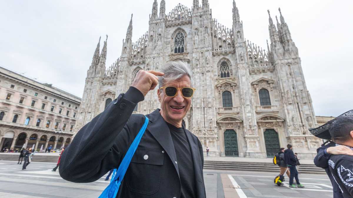Immagine di All’HangarBicocca con Cattelan. Niente banane ma un gran libro