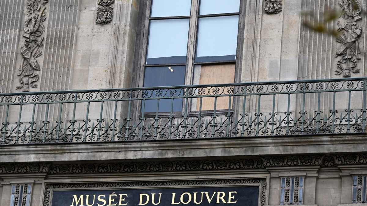 Immagine di Il colpo al Louvre è riuscito perché i tesori francesi non sono ben protetti