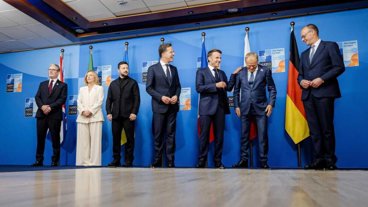 Immagine di "Sosteniamo fermamente Trump": la linea di Meloni e dei volenterosi sulla pace in Ucraina