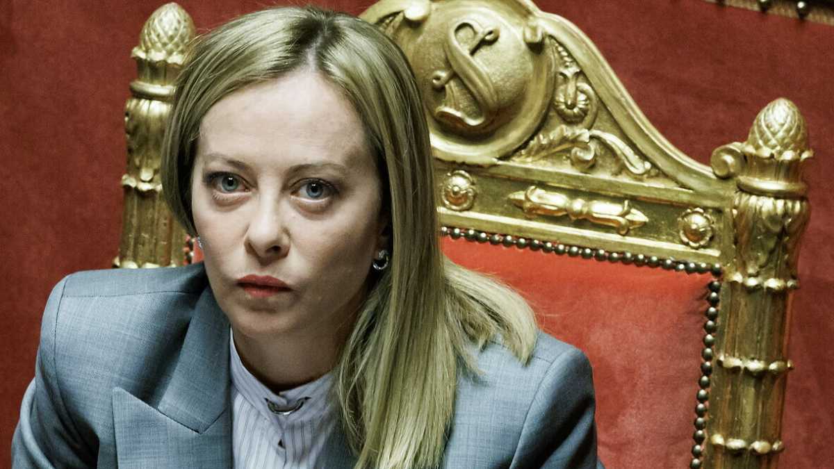Immagine di Meloni d'Ucraina. Si affida a Trump "imprescindibile". Schlein chiede il soccorso di Franceschini. L'attesa per le repliche