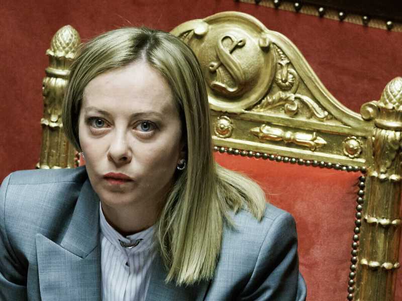 Meloni d'Ucraina. Si affida a Trump "imprescindibile". Schlein chiede il soccorso di Franceschini. L'attesa per le repliche