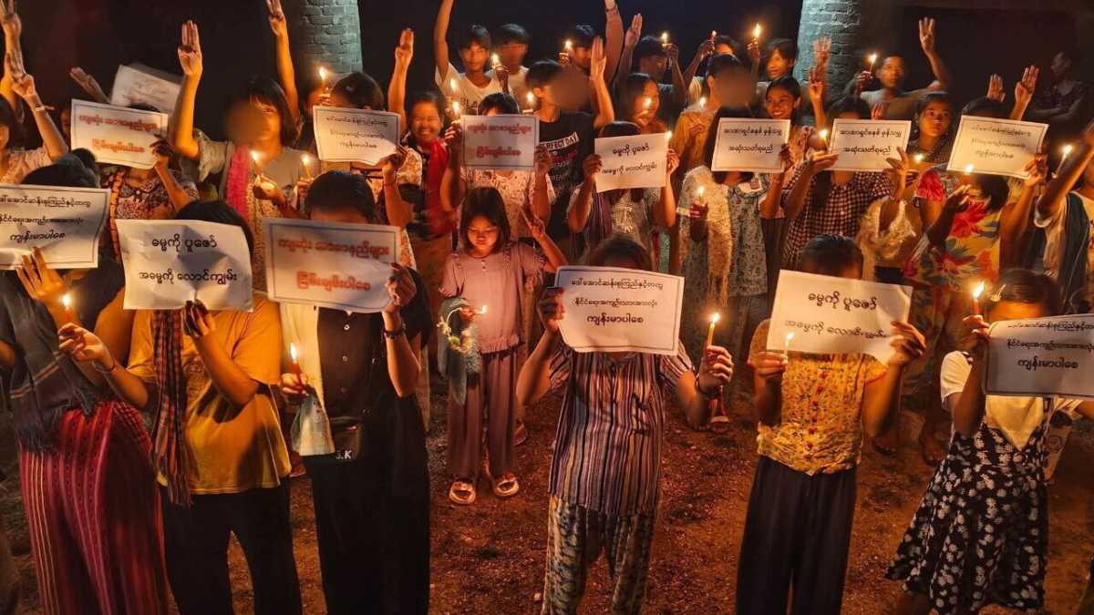 Immagine di Ora la giunta militare in Myanmar per bombardare i civili è passata ai parapendii