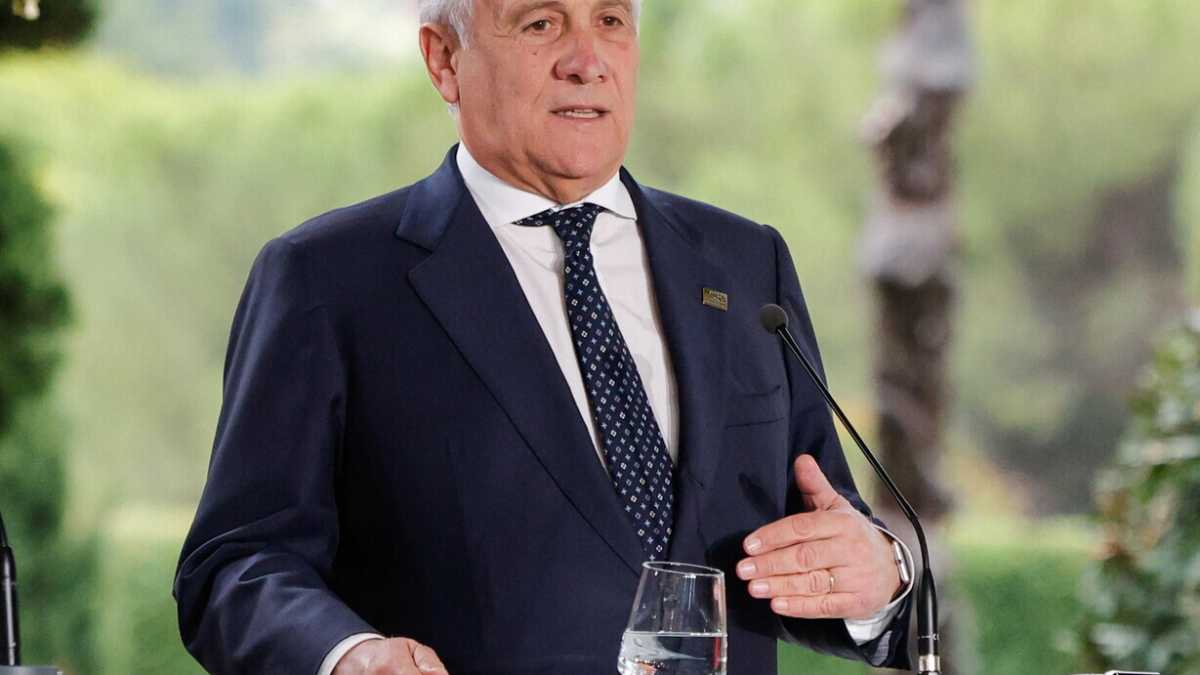 Immagine di Tajani all'attacco: "Sul bilancio decide la politica non qualche gran commisis del Mef"