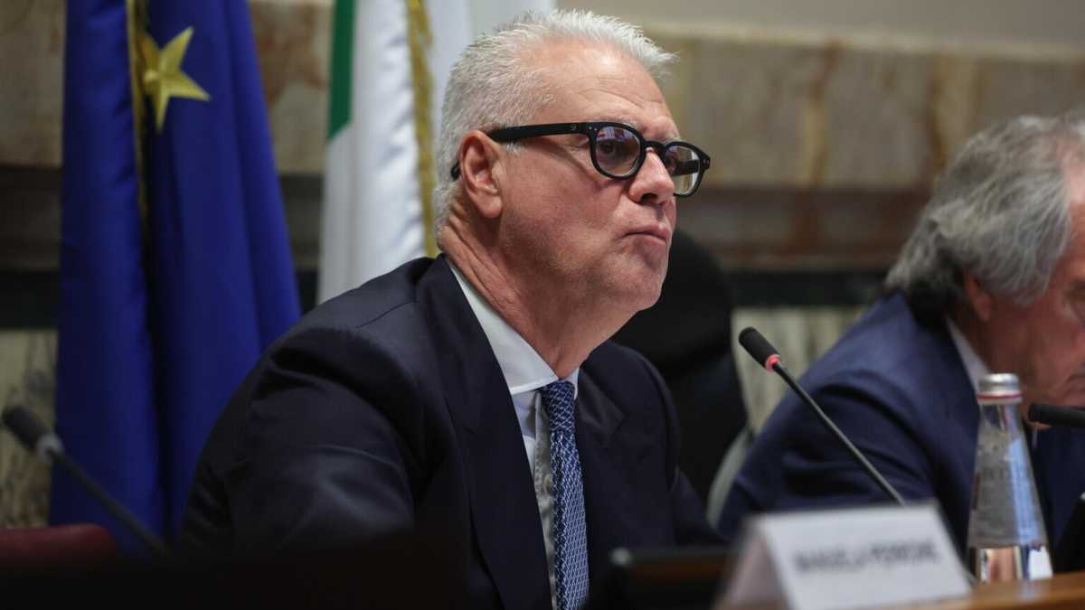 Immagine di Parla Zangrillo. Il ministro azzurro annuncia fuoco amico sugli affitti brevi