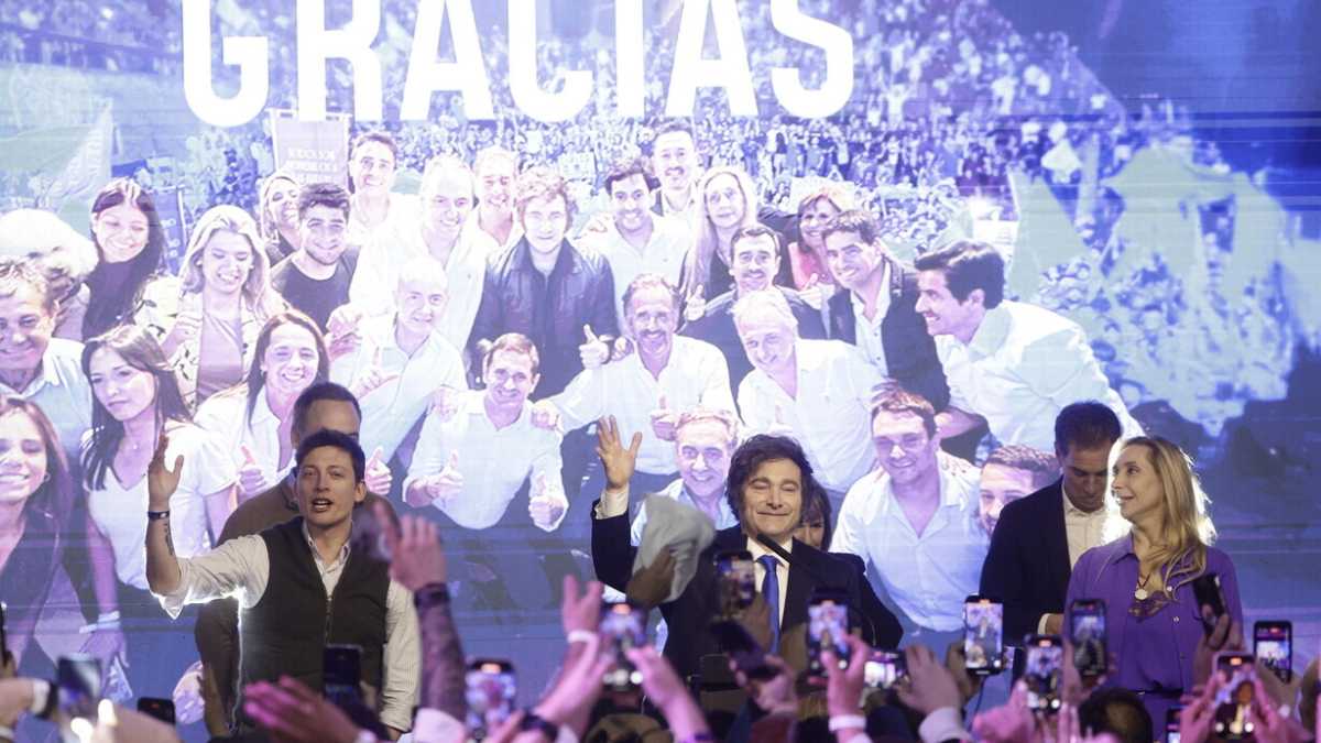 Immagine di Gli argentini preferiscono la motosega di Milei al ritorno del peronismo. Parla il politologo Malamud