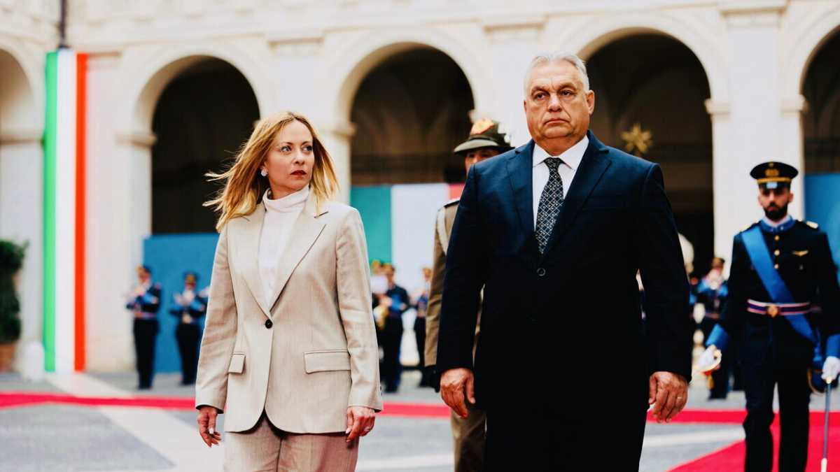 Immagine di Meloni ospita Orbán, ma su Kyiv c’è sempre più distanza. Tajani: “Noi diversi da Budapest”