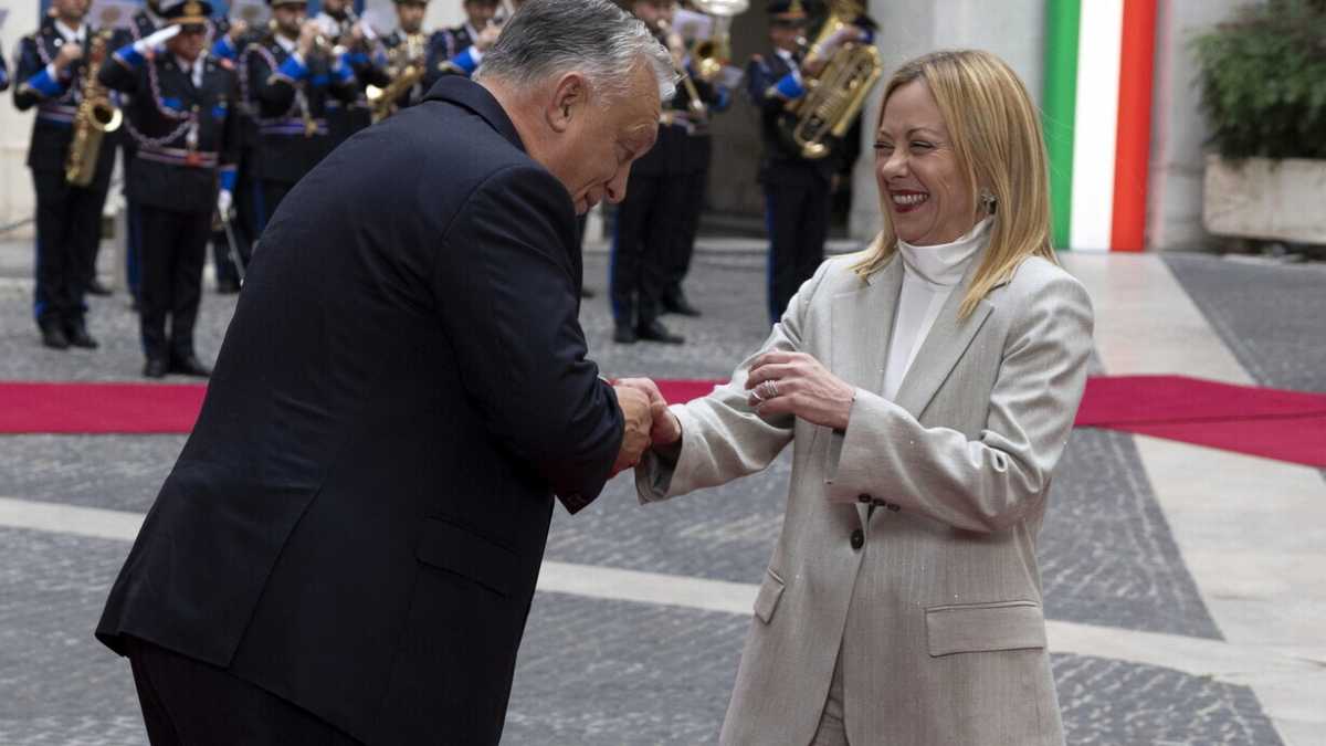 Immagine di Meloni vede Orbán: Ucraina, agenda europea e migranti al centro del colloquio