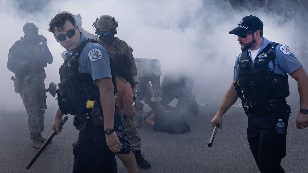 Immagine di Trump invia la Guardia nazionale a Chicago e alza lo scontro politico