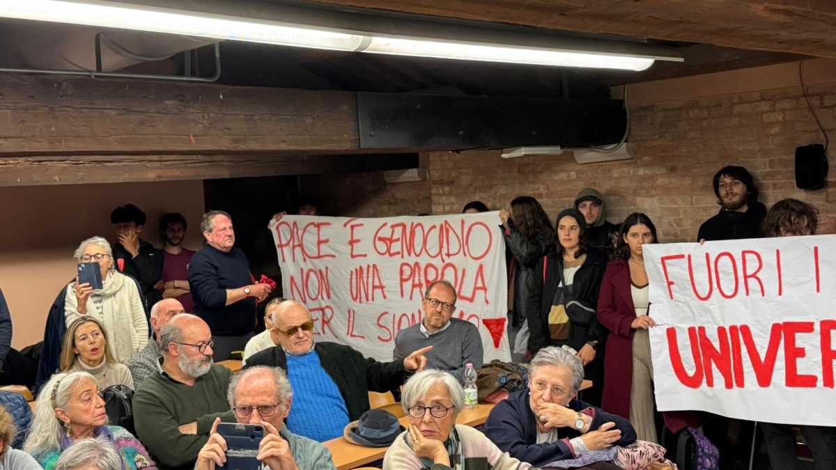 Immagine di Fiano ci spiega cosa avrebbe voluto dire ai ragazzi fascisti che gli hanno impedito di parlare