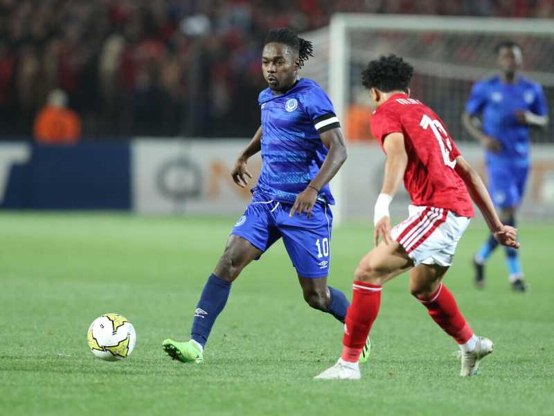 Un'immagine della partita tra la squadra egiziana Al-Ahly e quella sudanese Al Hilal Omdurman nella Caf Champions League 2023-2024 (foto Ap, via LaPresse)<br />