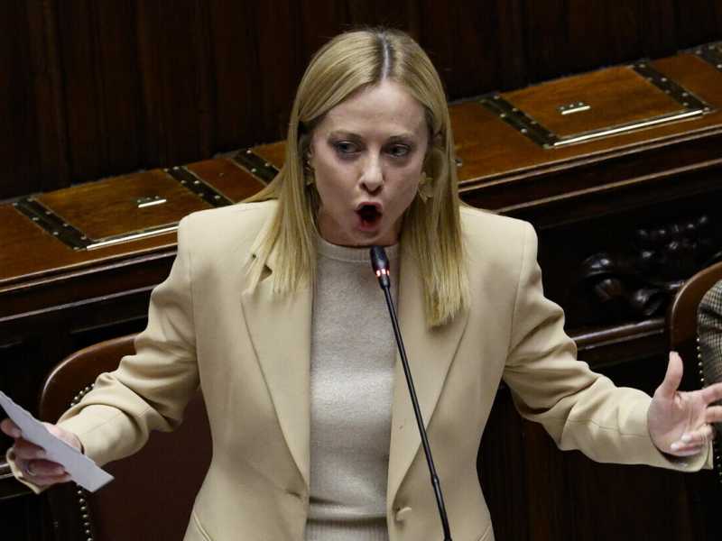 L'ira di Meloni contro la Corte dei Conti che boccia il Ponte sullo Stretto