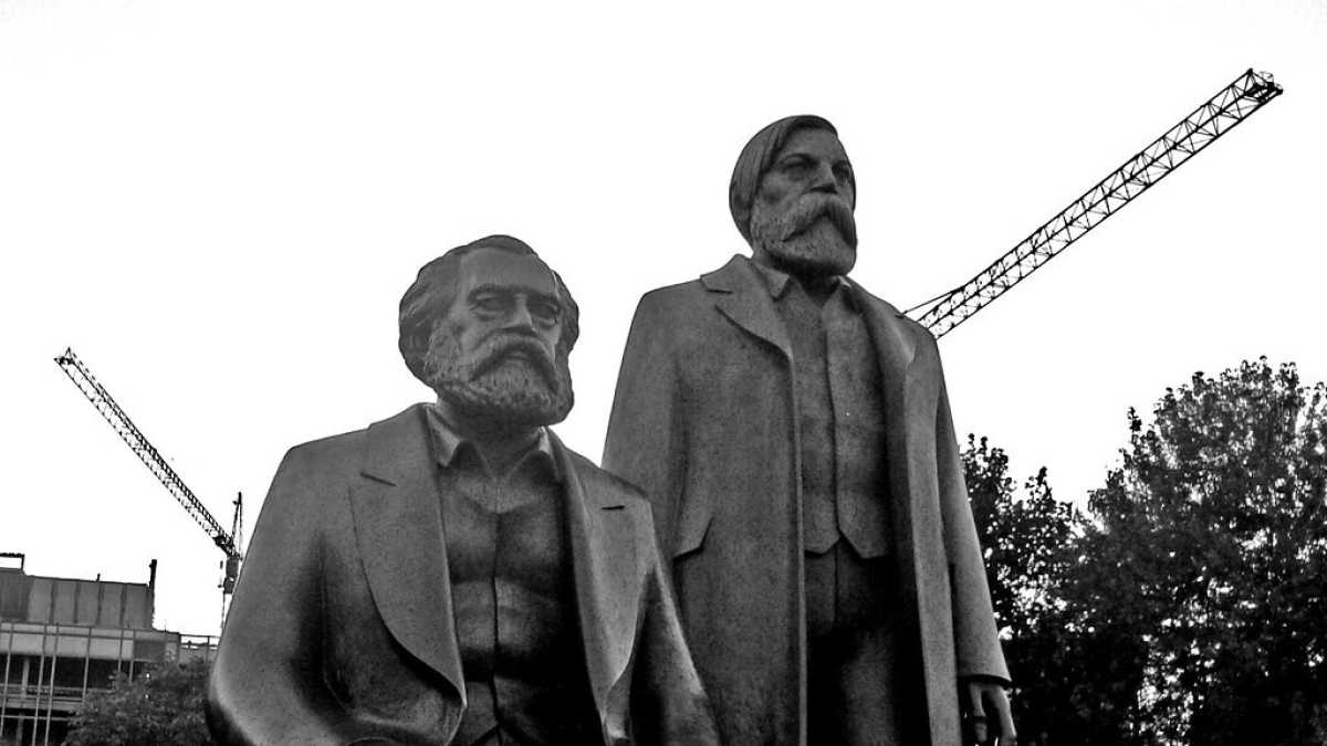 Immagine di Engels nella ztl e l'isolamento dei proletari inglesi