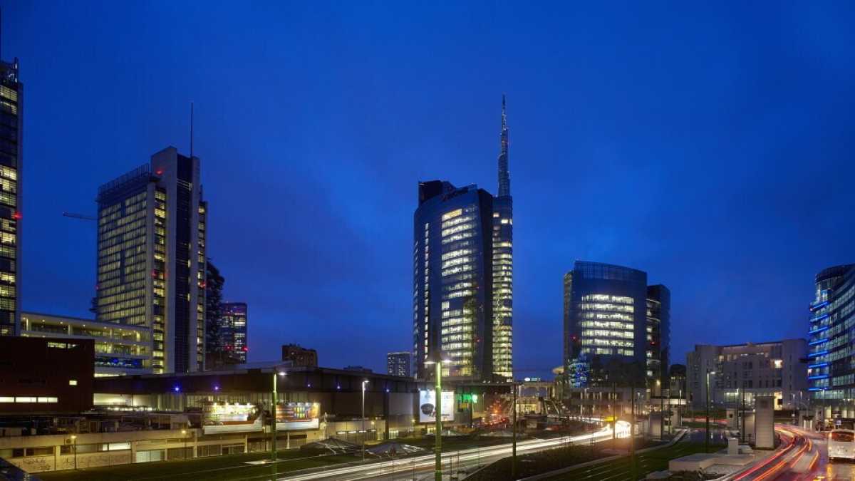 Immagine di Un mondo intorno alla vecchia Centrale di Milano. Lettera da una città scomparsa