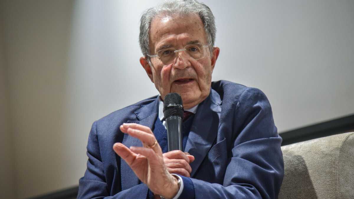 Immagine di Un paio di furbate sulla giustizia. Una lettera a Prodi, con abbraccio