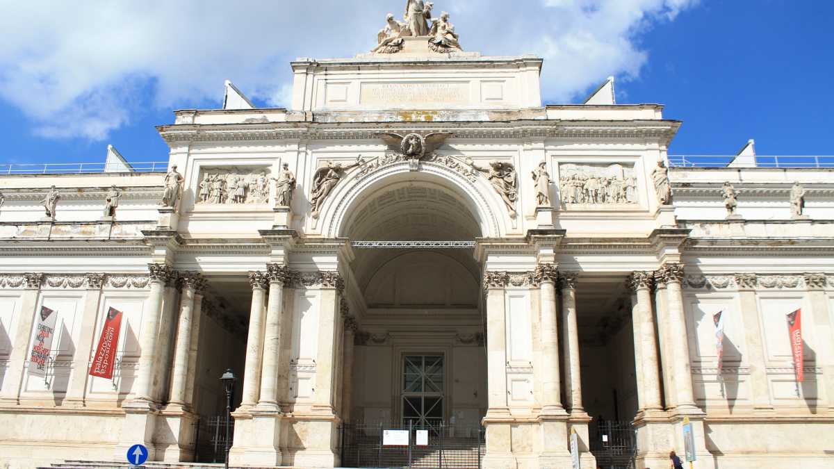 Immagine di Roma “rammenda” se stessa: arte, musica e cura per la città che risorge
