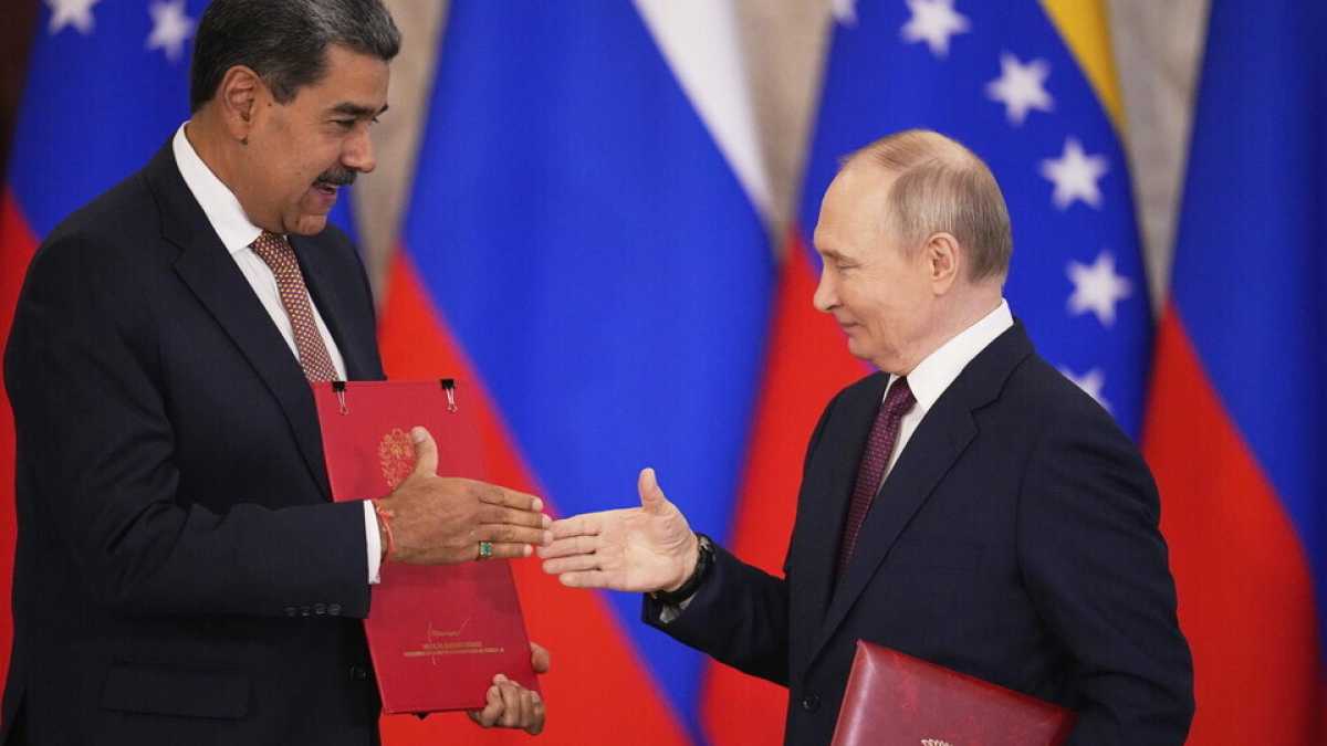 Immagine di Putin in soccorso di Maduro