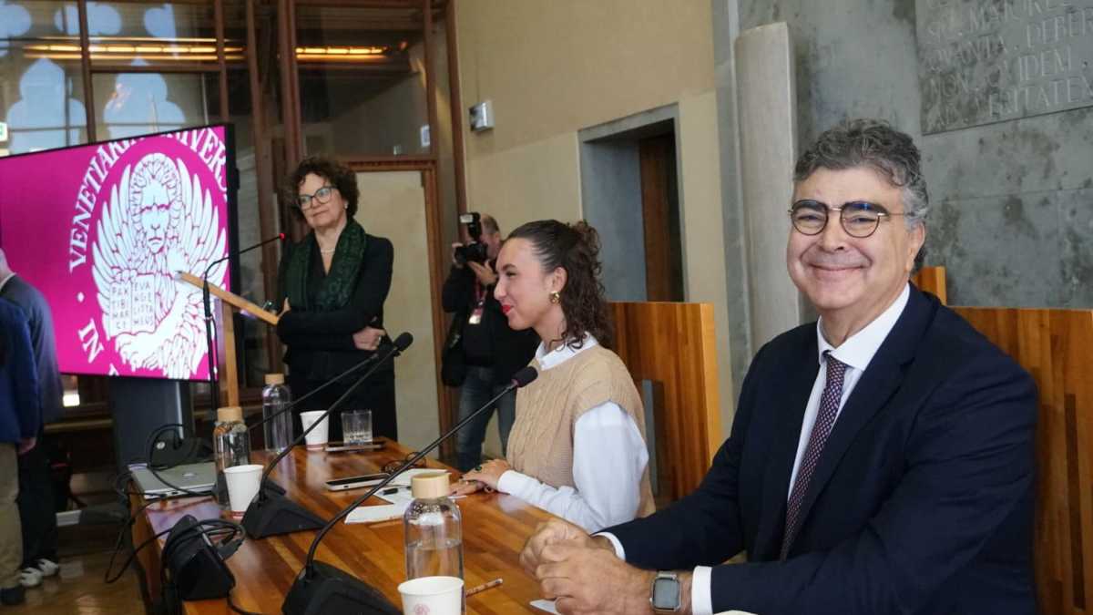 Immagine di Emanuele Fiano torna alla Ca' foscari: “Il dissenso è il sale della democrazia, il silenzio la sua morte”
