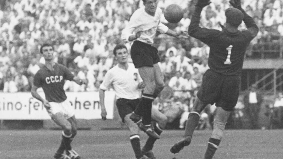 Immagine di Dall’Europeo alla Champions: come il calcio ha raccontato l’Europa che cambia
