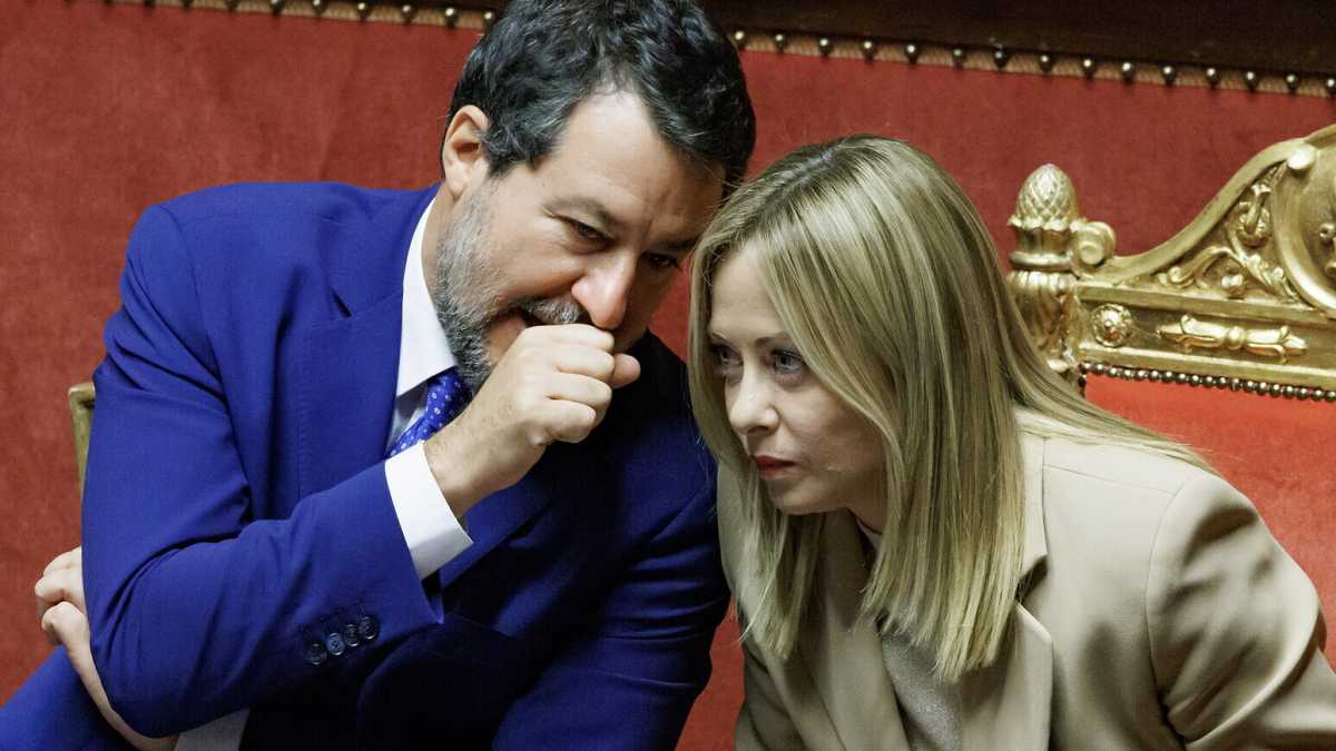 Immagine di Meloni e dividendi: sulla manovra è ancora contesa. Salvini assedia Chigi e sceglie Borghi come relatore