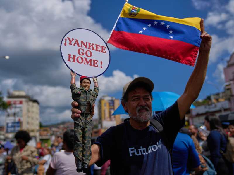 Maduro stringe la morsa mentre Trump valuta le opzioni di guerra