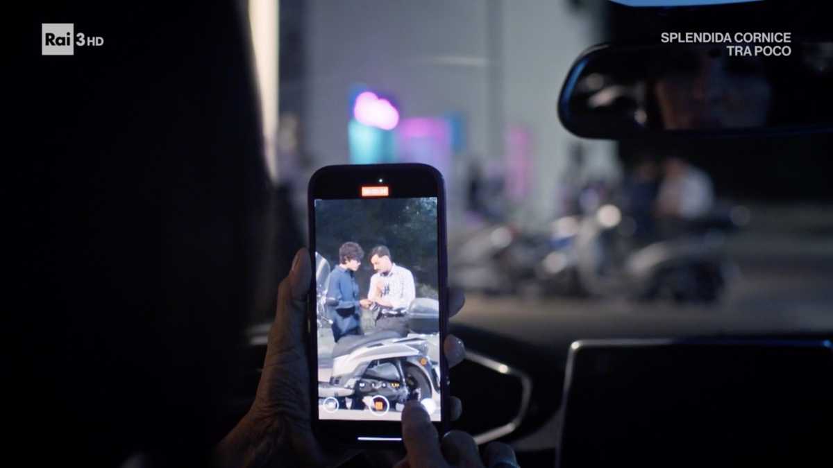 Immagine di In Un posto al sole, Vinicio ricade nel vortice della droga