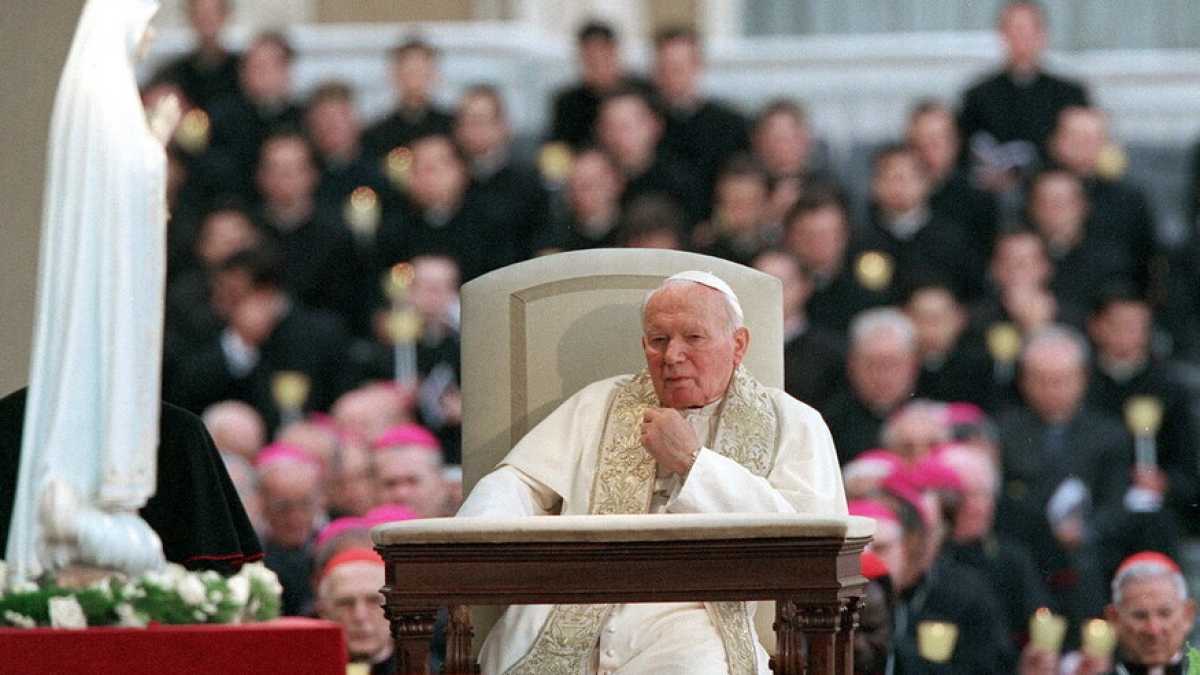Immagine di Su Maria corredentrice, tu con quale Papa stai?