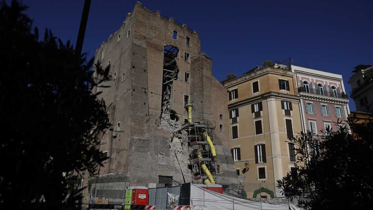 Immagine di La Torre dei Conti a rischio parziale demolizione