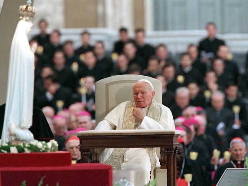 Su Maria corredentrice, tu con quale Papa stai?