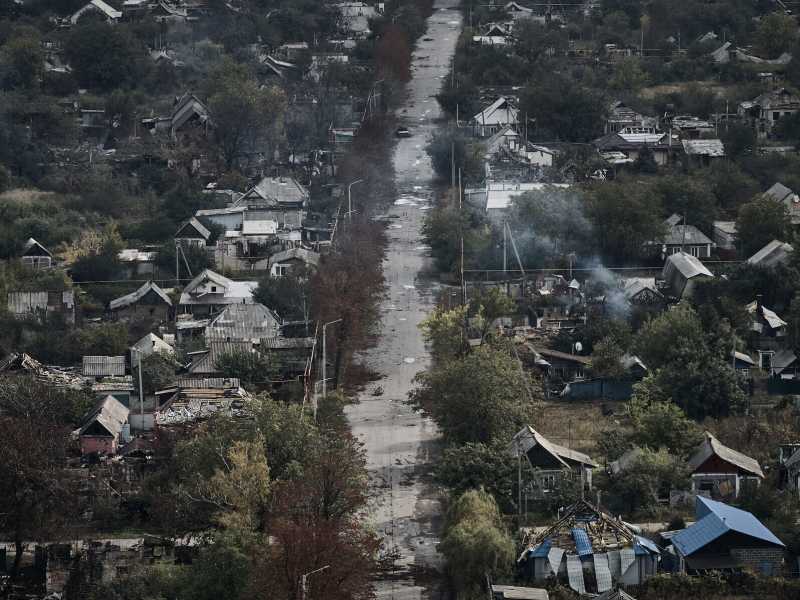 La bandiera ucraina a Pokrovsk e la propaganda di Mosca