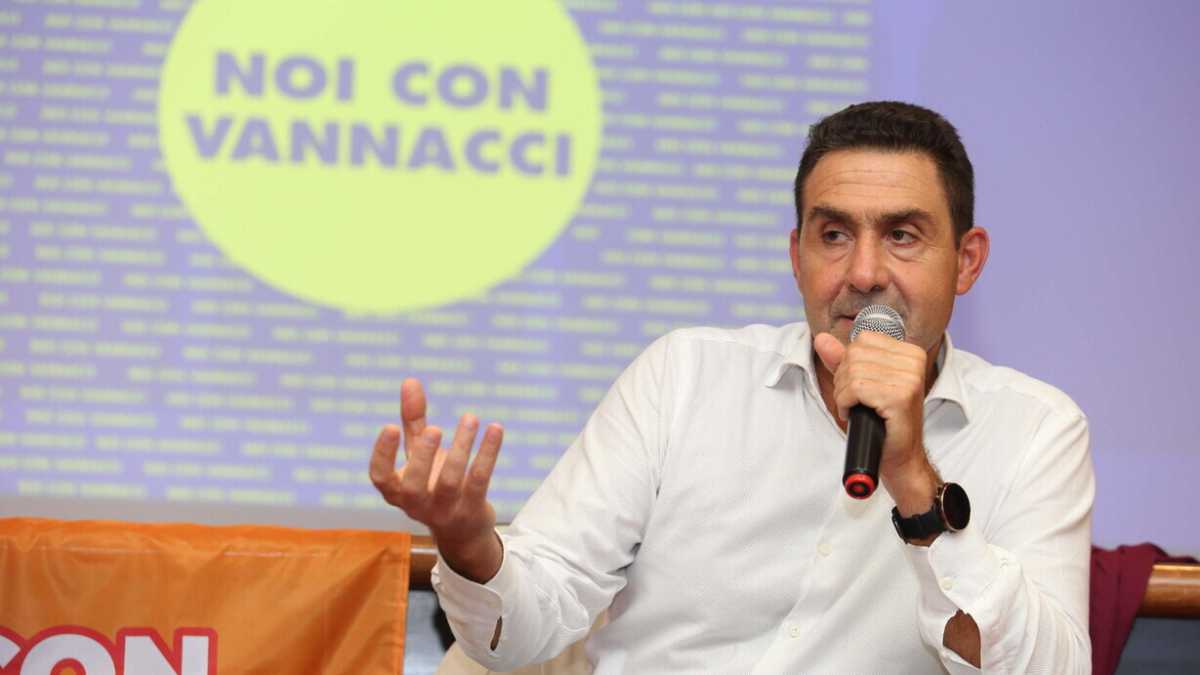 Immagine di Noi (non più) con Vannacci, l'associazione si scioglie. Fusco: "Decisione inevitabile"