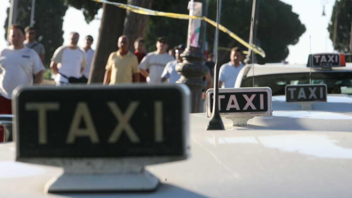 Immagine di Ci sono ancora pochi taxi in Italia