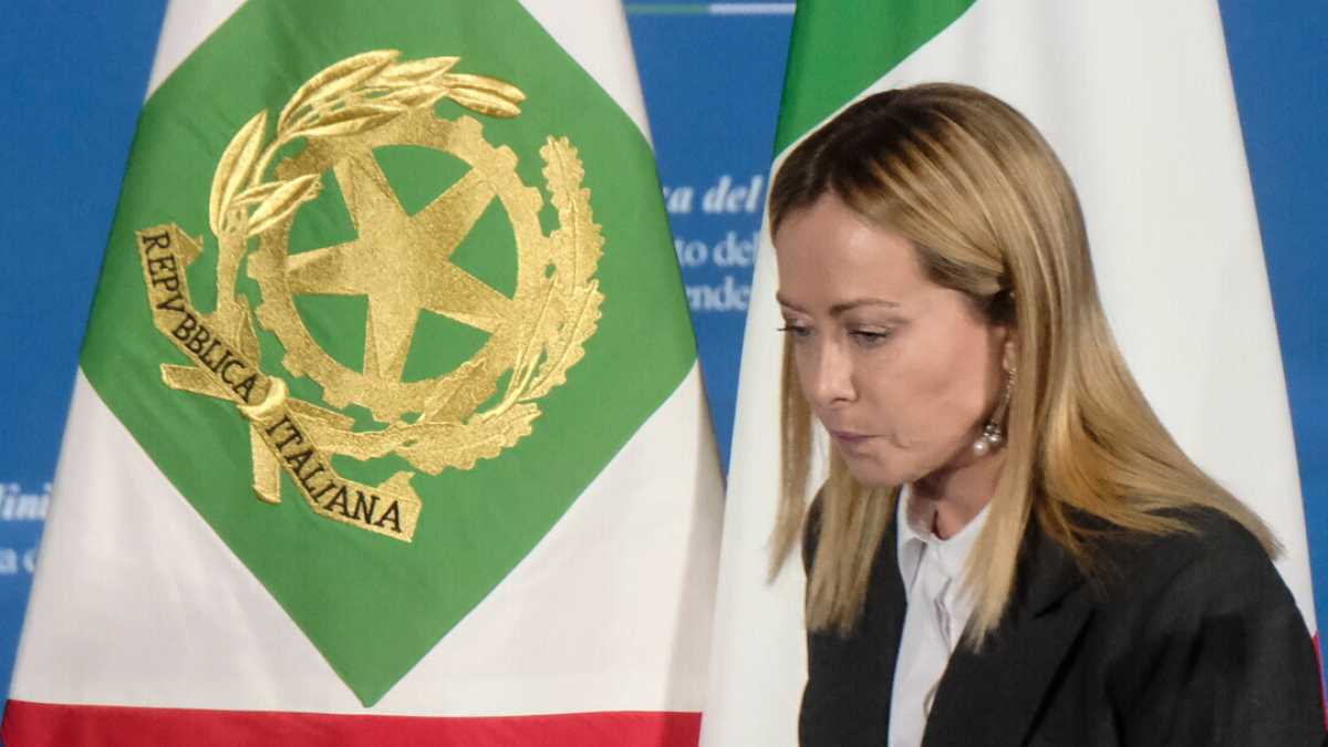 Immagine di Meloni incontra Abu Mazen e chiede il disarmo di Hamas. L'irritazione contro Landini e Brunetta