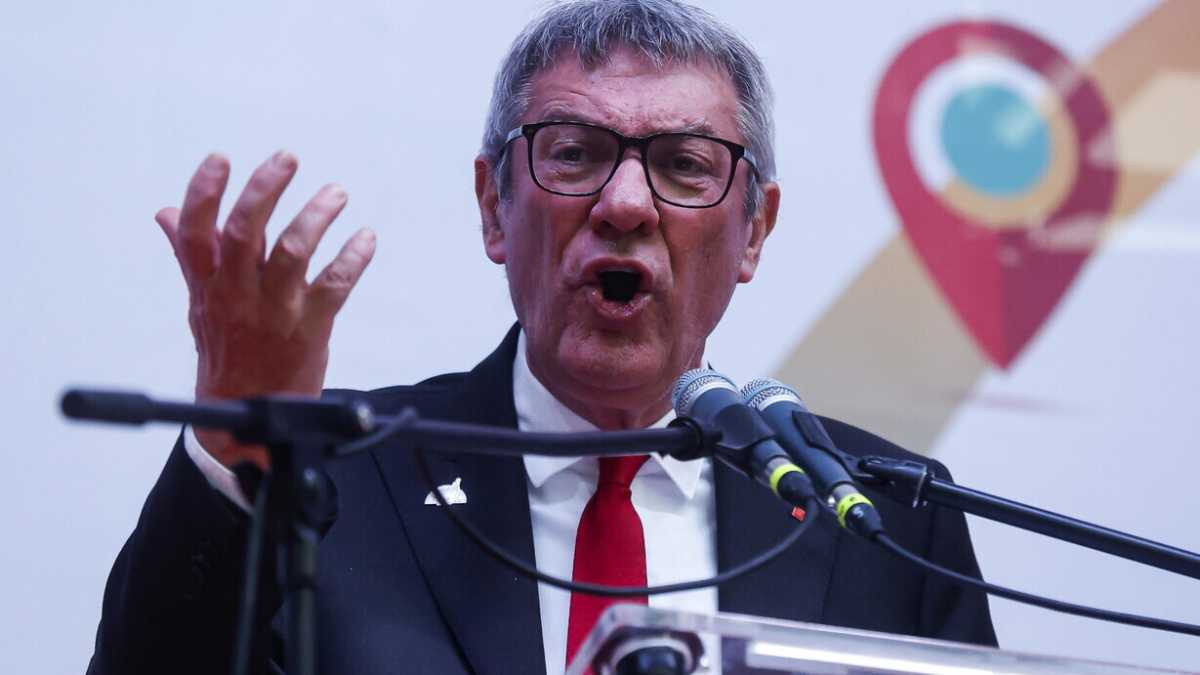 Immagine di La Cgil proclama lo sciopero generale per il 12 dicembre. Meloni ironizza: "E che giorno è?"
