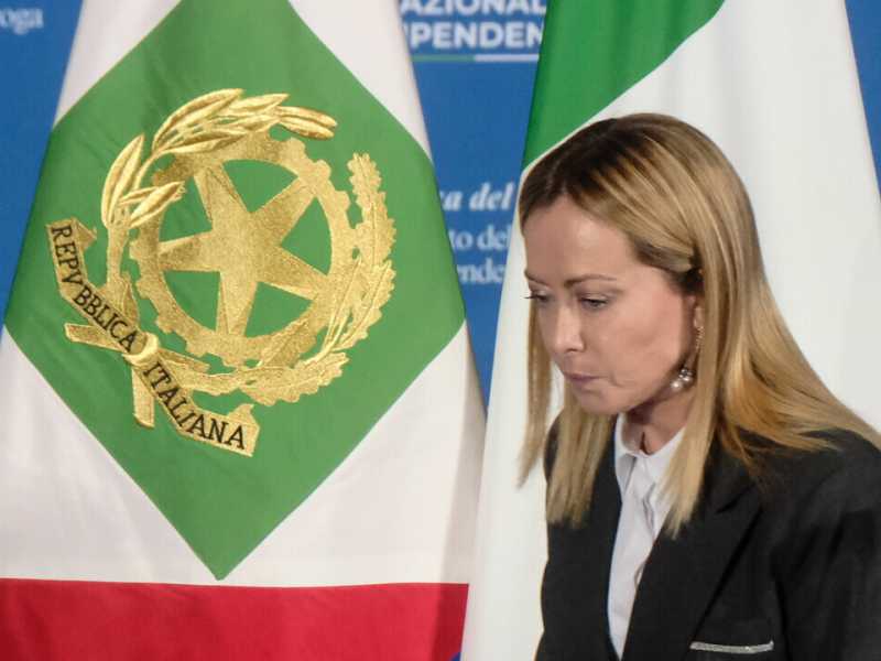 Meloni incontra Abu Mazen e chiede il disarmo di Hamas. L'irritazione contro Landini e Brunetta