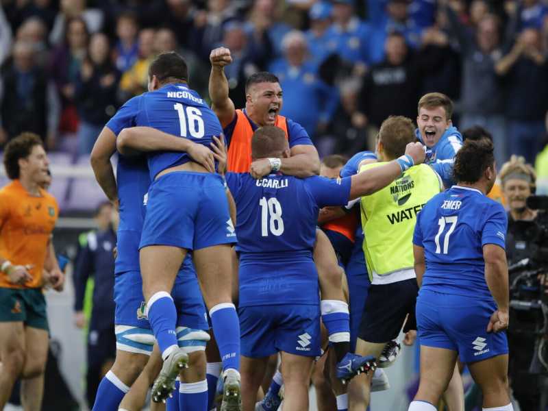 L'esultanza dei giocatori della Nazionale italiana di rugby dopo la vittoria contro l'Australia il&nbsp;12 novembre 2022 (foto Getty Images)