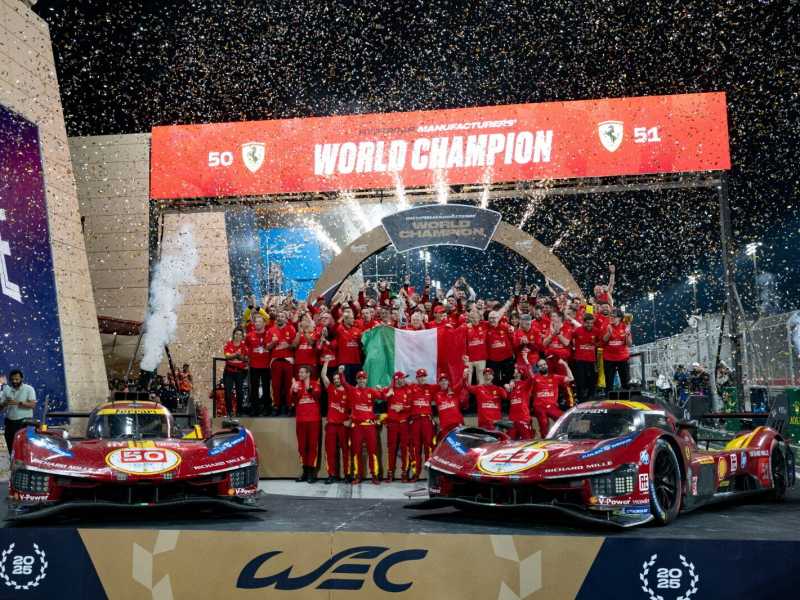 C’è una Ferrari campione del mondo. E questa volta è realtà