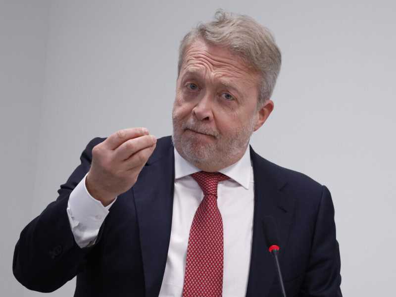 E Ghiglia si difende: "Nessun motivo per fare un passo indietro"