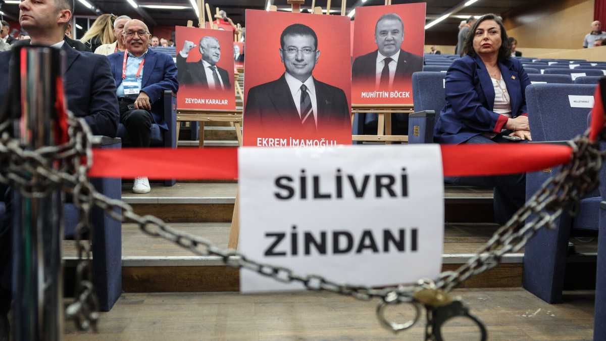 Immagine di Chiesti oltre duemila anni per Imamoglu. La repressione in toga di Erdogan