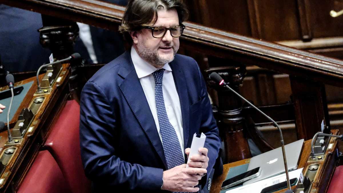 Immagine di Pace tra governo e Bankitalia. “Panetta è superpartes. Nella audizione non ci sono giudizi politici”, dice Osnato (FdI)