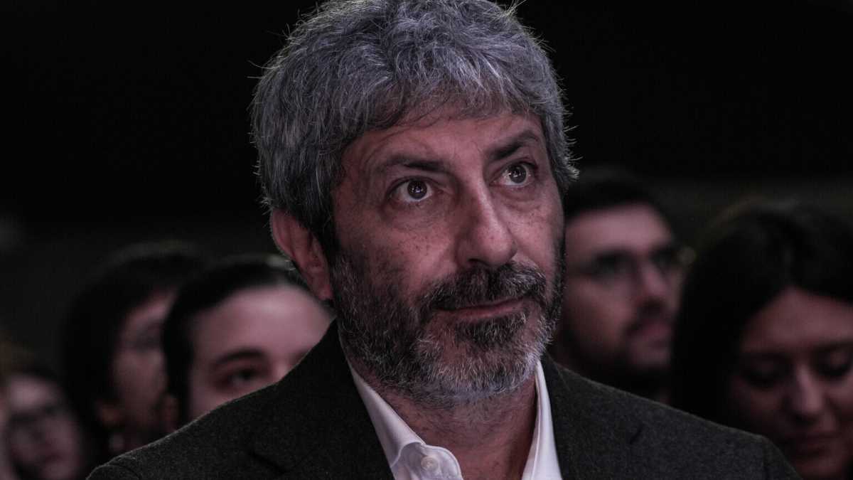 Immagine di La gioiosa navigazione di Fico (con yacht) nel mare della lotta contro gli anti casta